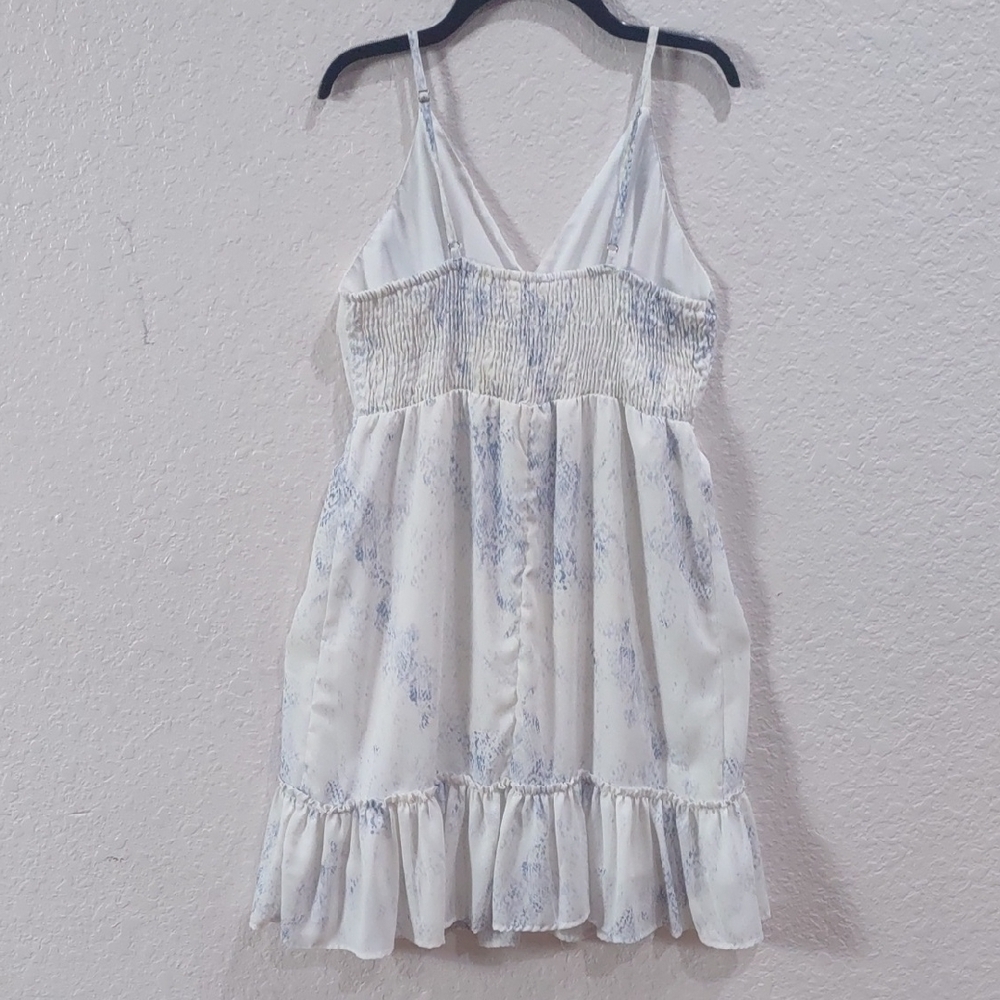 Sim & SamWhite and Blue Sleeveless Dress - Picture 6 of 17